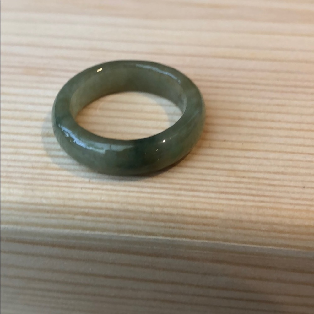 Jade rings - Picture 1 of 5